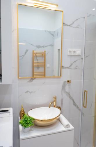 Gold'n Marble Apartment *