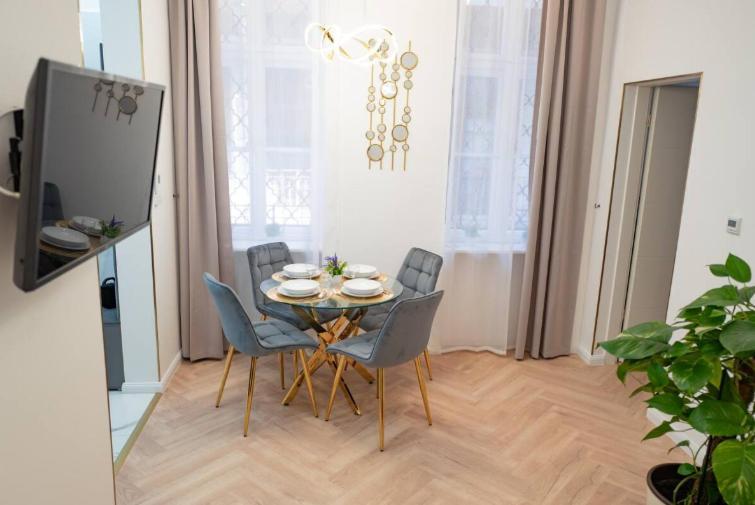 Apartment Gold'n Marble *