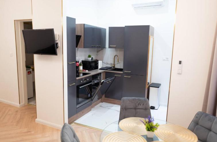 Gold'n Marble Apartment *